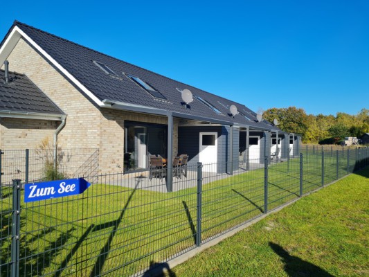 Ãber den Garten auf direktem Weg zum See